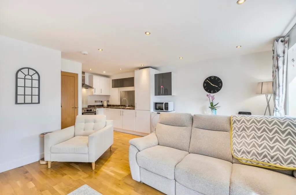 Victoria Road, Swindon, SN1, photo 11