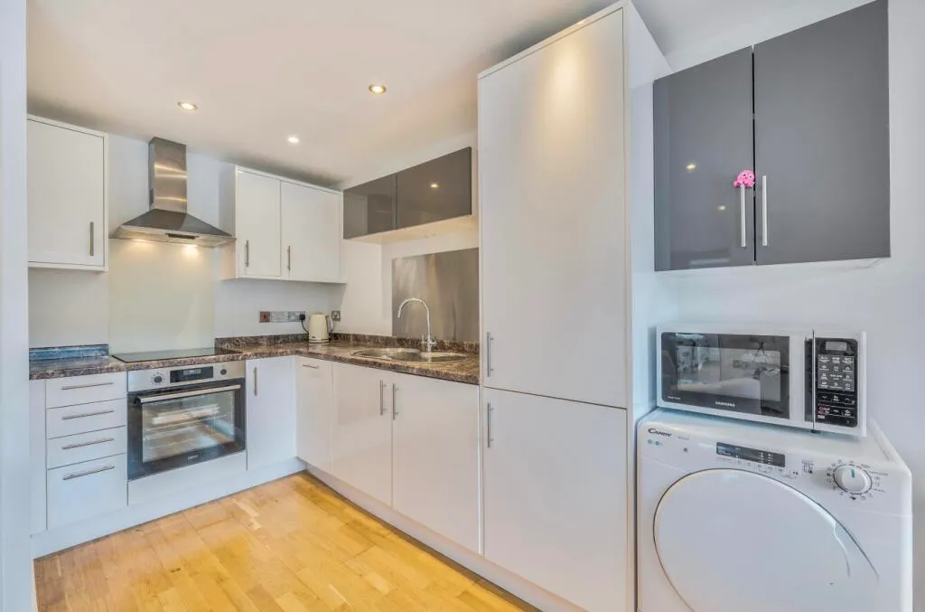 Victoria Road, Swindon, SN1, photo 4