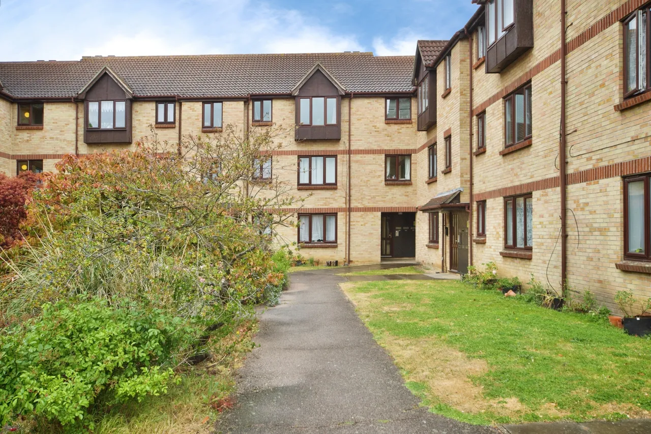 Spring Close, Dagenham, RM8, photo 19