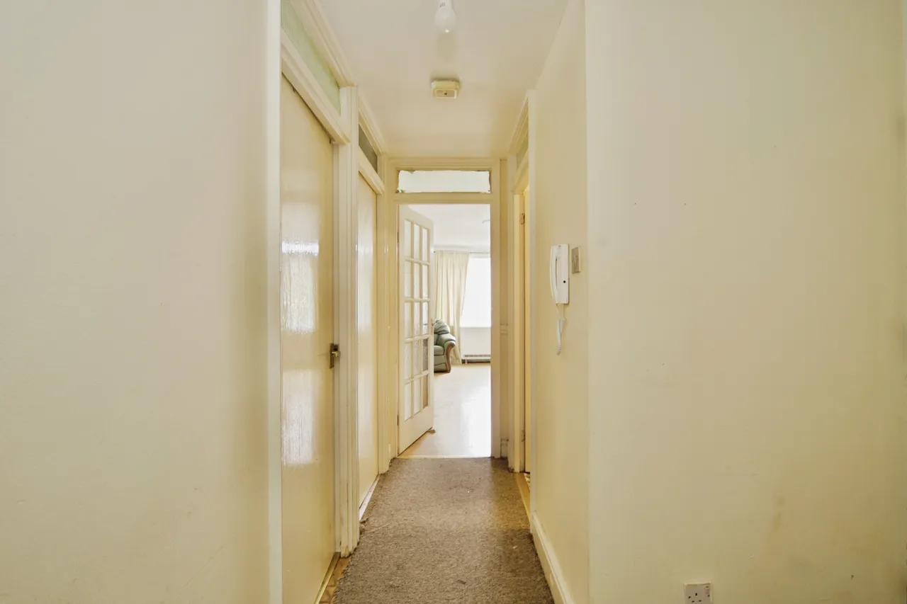 Spring Close, Dagenham, RM8, photo 13