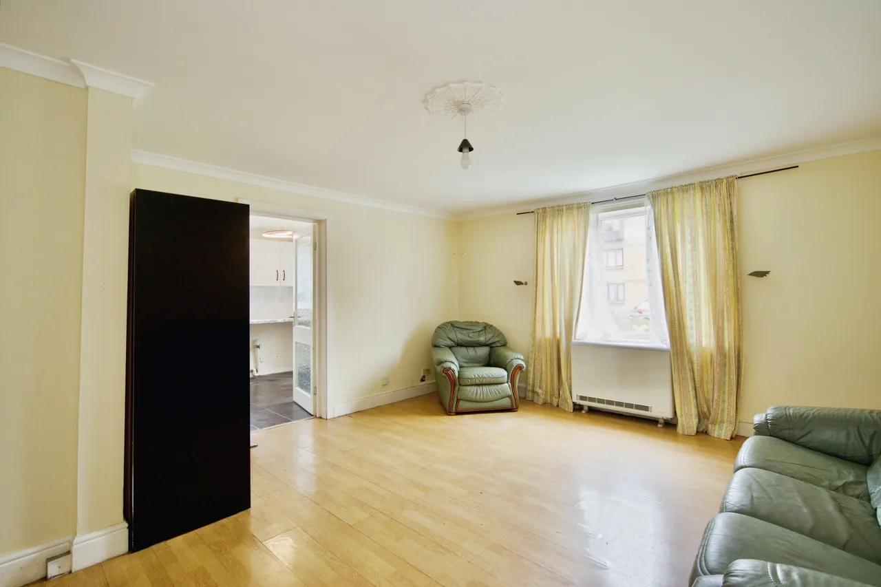 Spring Close, Dagenham, RM8, photo 5
