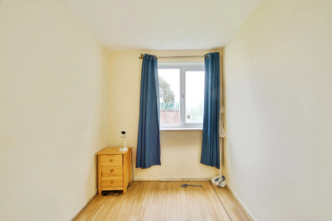 Spring Close, Dagenham, RM8, photo 8
