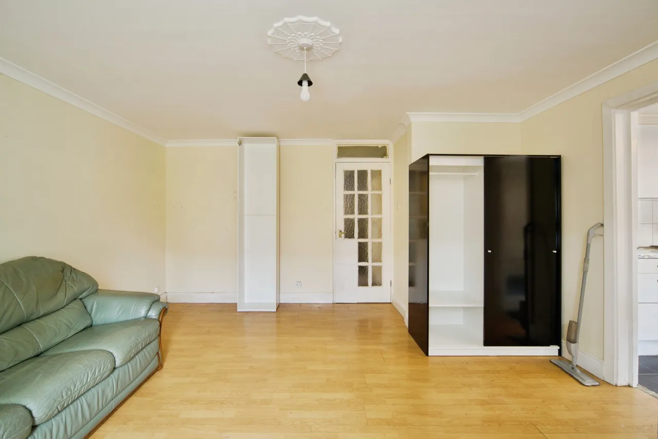 Spring Close, Dagenham, RM8, photo 11