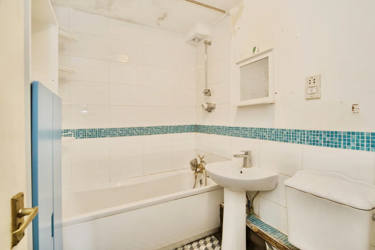 Spring Close, Dagenham, RM8, photo 12