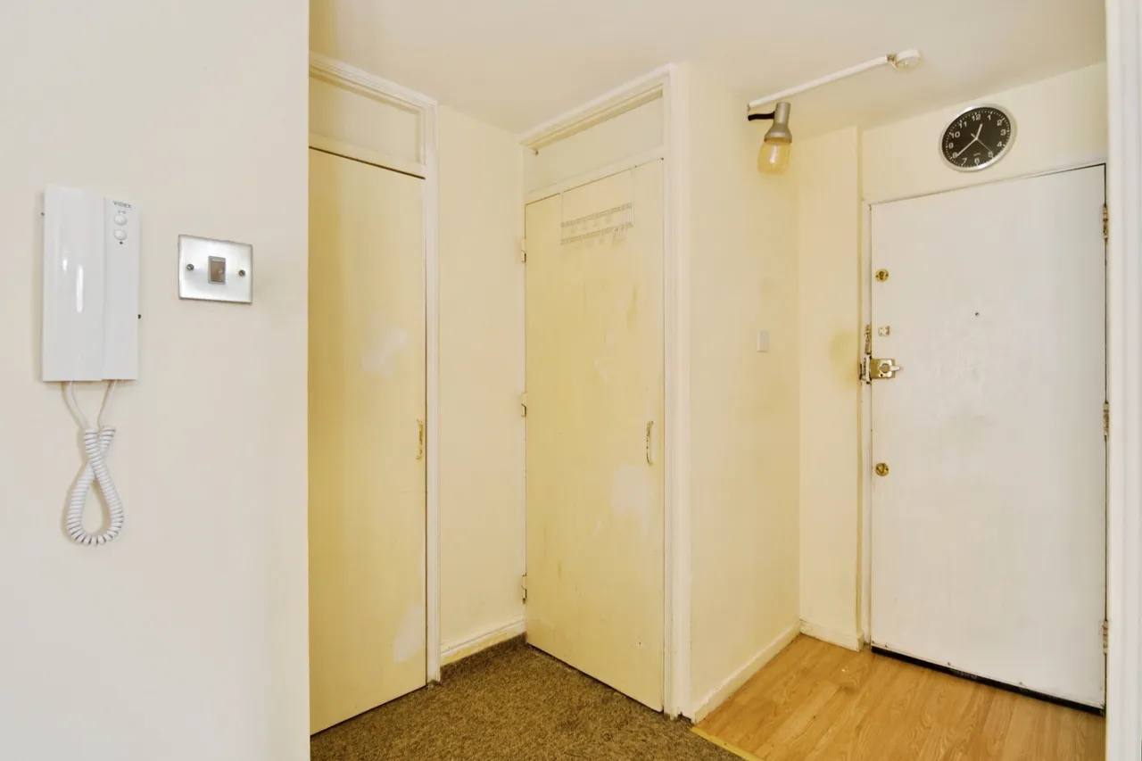 Spring Close, Dagenham, RM8, photo 9