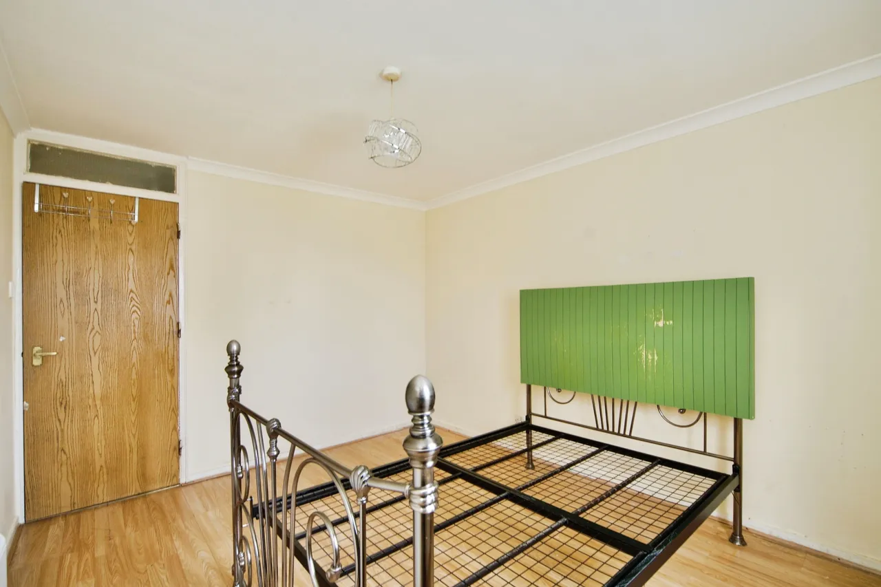 Spring Close, Dagenham, RM8, photo 16