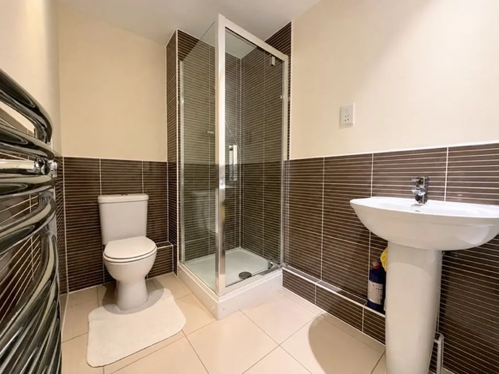 Horseshoe Crescent, Great Barr, B43, photo 8