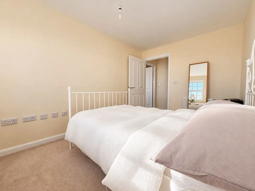 Horseshoe Crescent, Great Barr, B43, photo 7