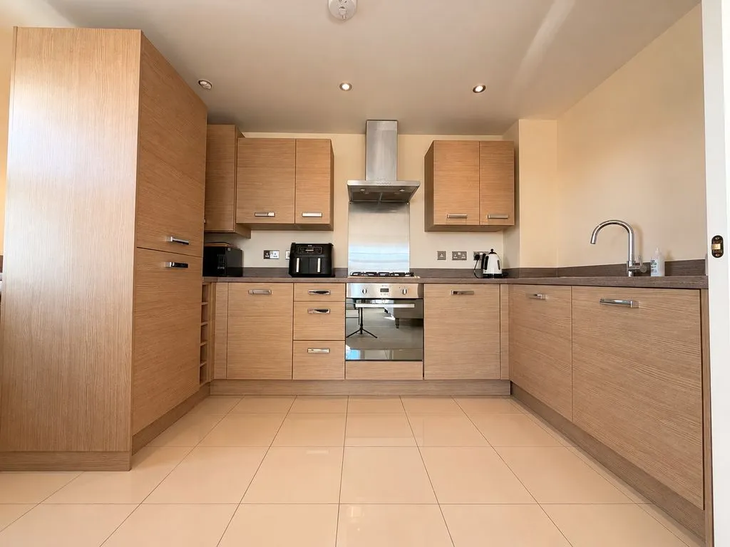 Horseshoe Crescent, Great Barr, B43, photo 3