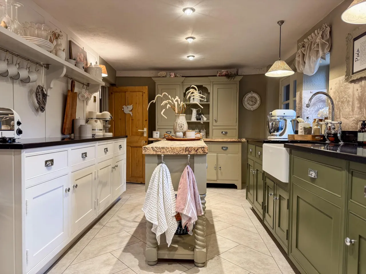 Halstead Road, Kirby-Cross, CO13, photo 8