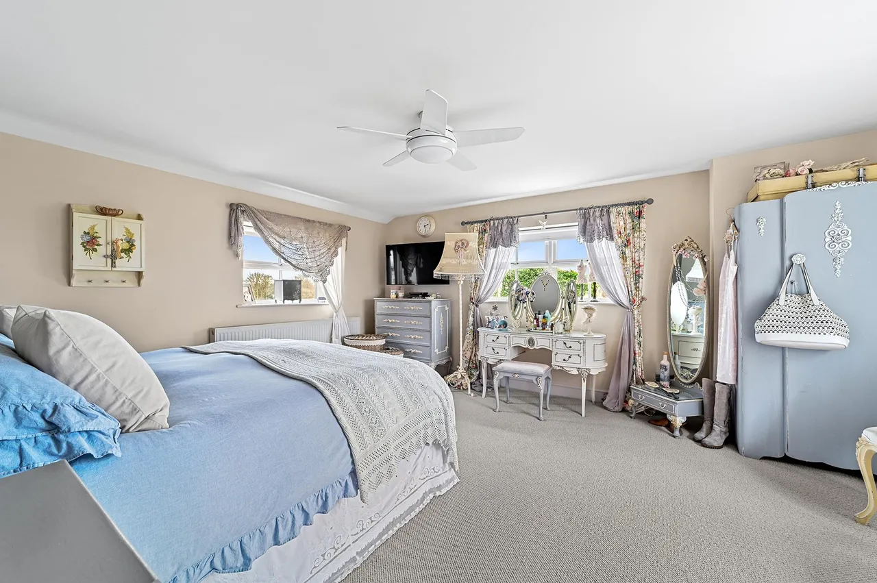 Halstead Road, Kirby-Cross, CO13, photo 29