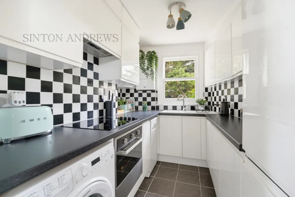 Madeley Road, Ealing, photo 3