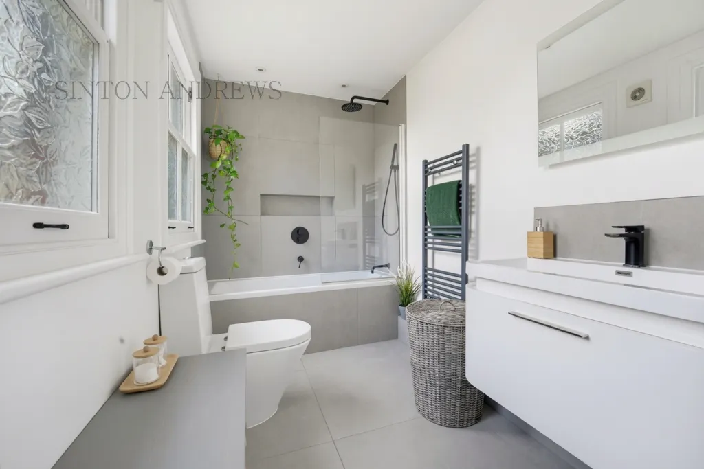 Madeley Road, Ealing, photo 6