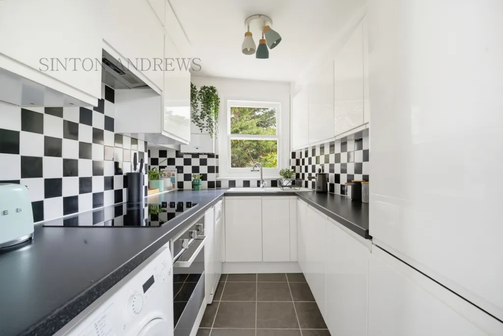 Madeley Road, Ealing, photo 13
