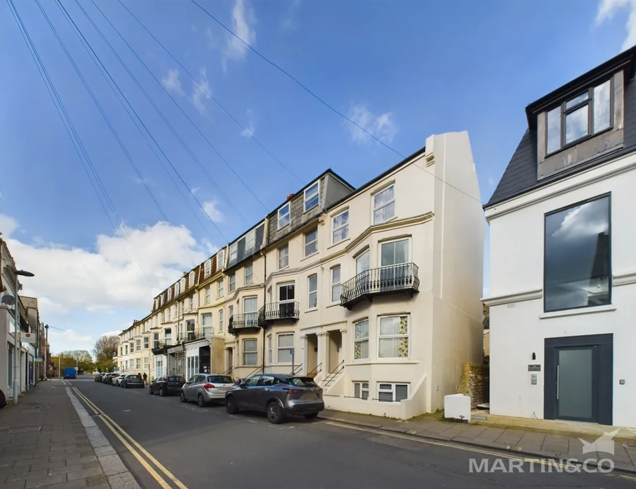 2 bed flat to rent, Crescent Road, Worthing, BN11