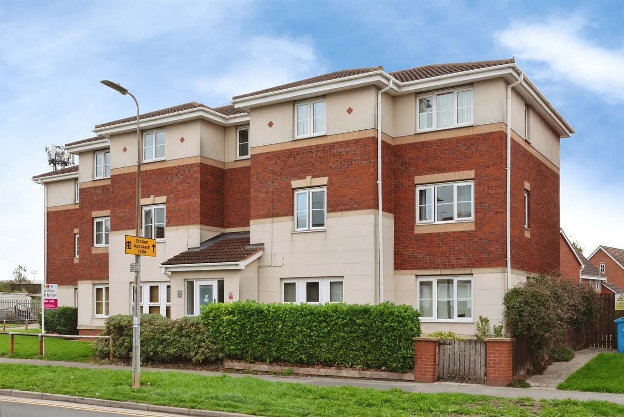 2 bed flat for sale — Marfleet Avenue, Hull