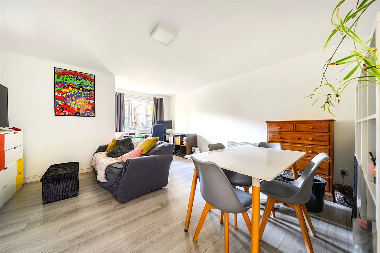 Winery Lane, Kingston Upon Thames, KT1, photo 2