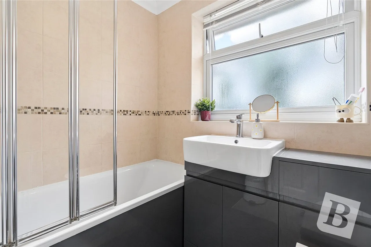 West Malling Way, Hornchurch, RM12, photo 13
