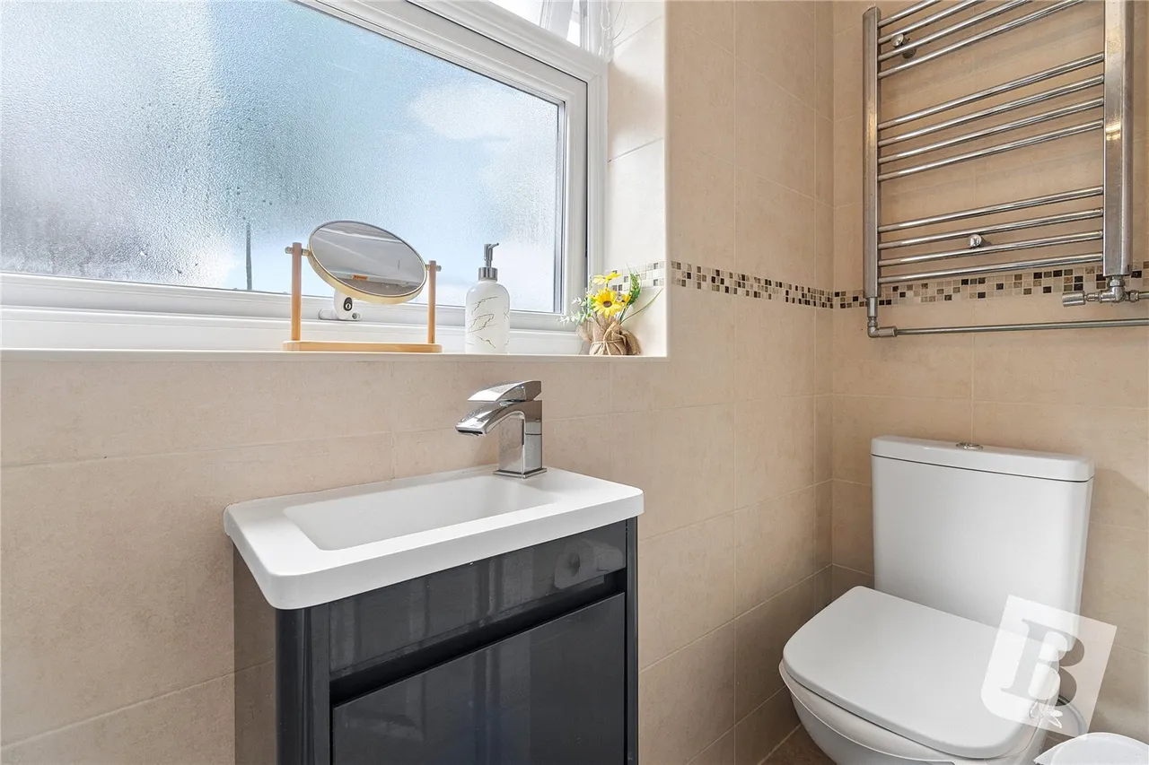West Malling Way, Hornchurch, RM12, photo 10