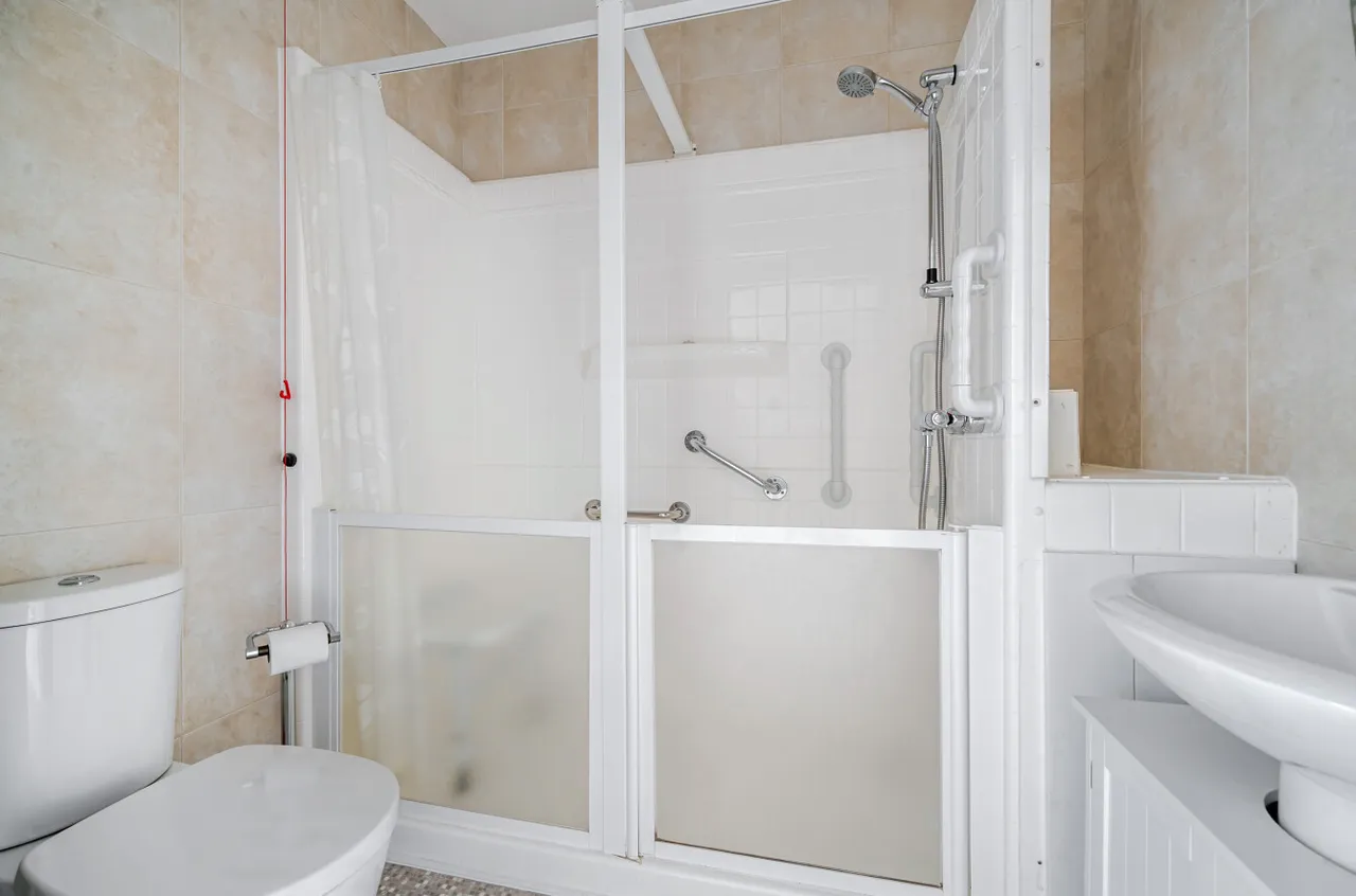 Terrace Road South, Binfield, RG42, photo 8