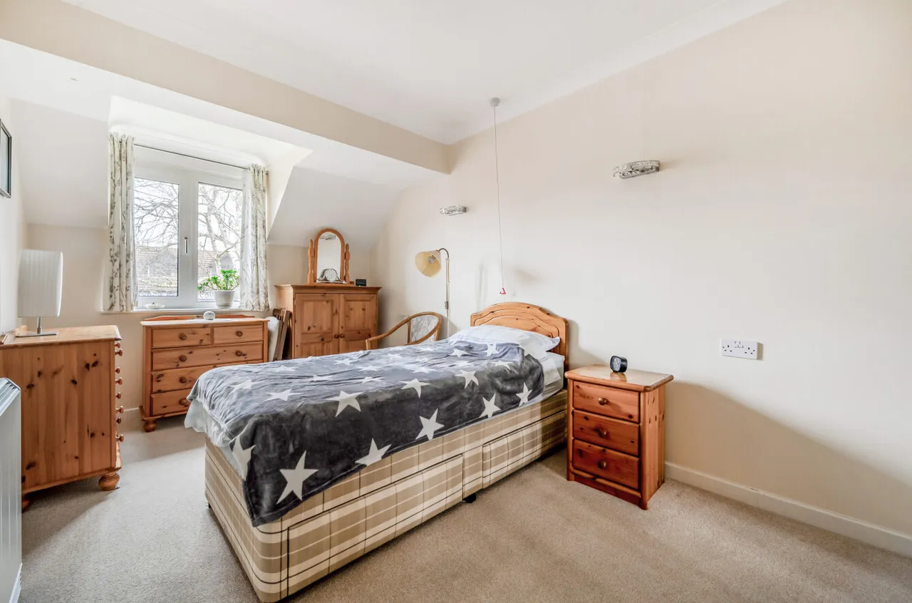 Terrace Road South, Binfield, RG42, photo 5