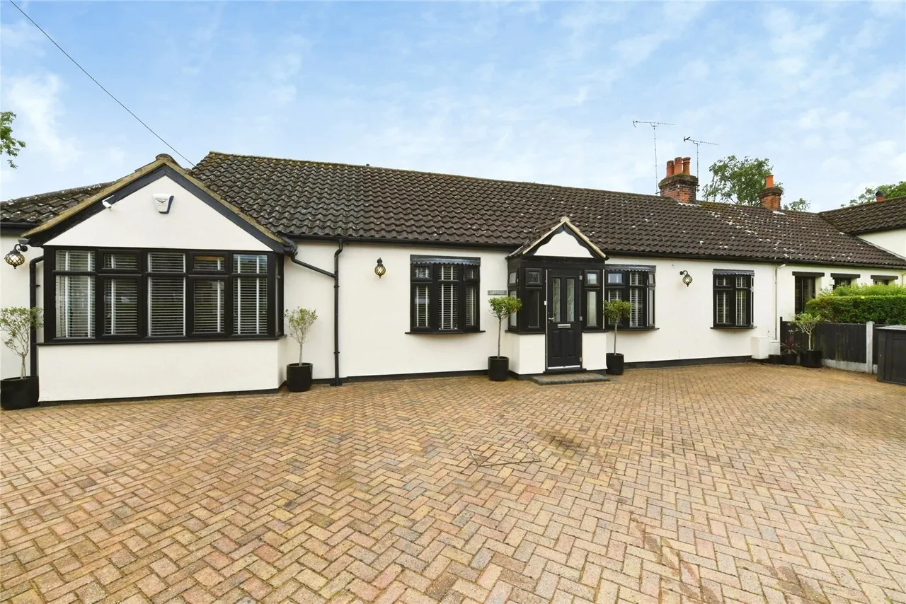 Sandpit Lane, Pilgrims Hatch, Brentwood, Essex, CM15, photo 19