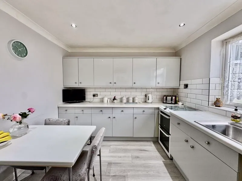 Holtspur Way, Beaconsfield HP9 1DY, photo 4