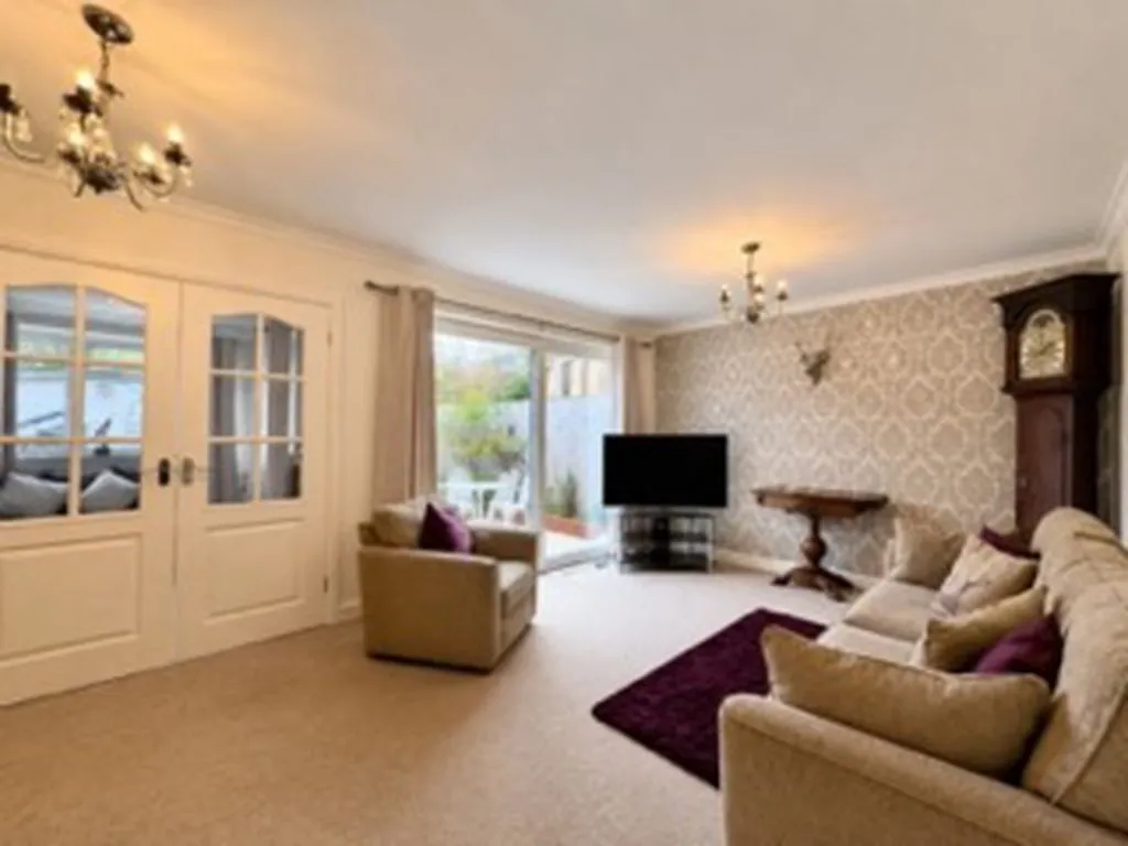 Holtspur Way, Beaconsfield HP9 1DY, photo 2