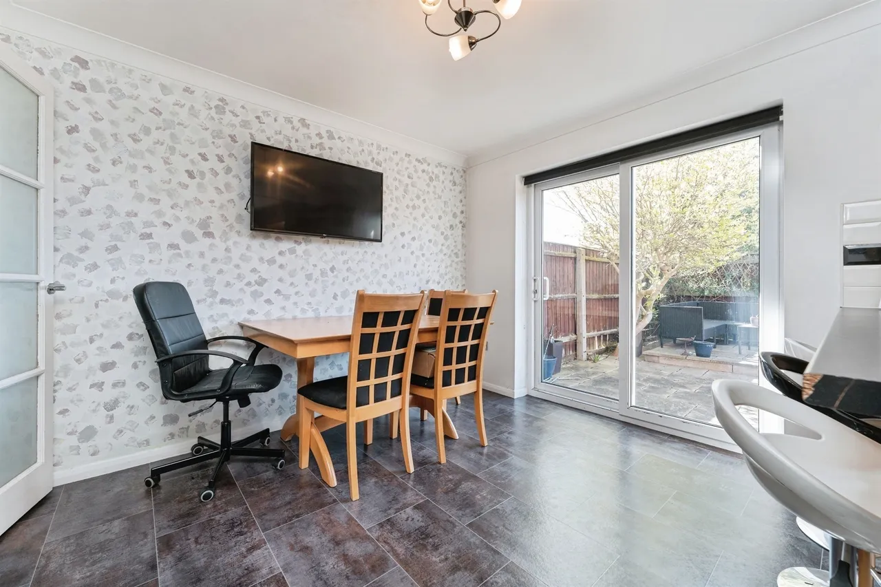 Fairfax Way, March, PE15, photo 7