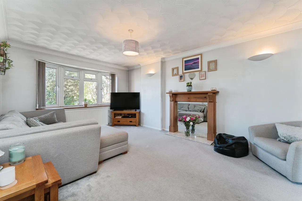Fairfax Way, March, PE15, photo 2