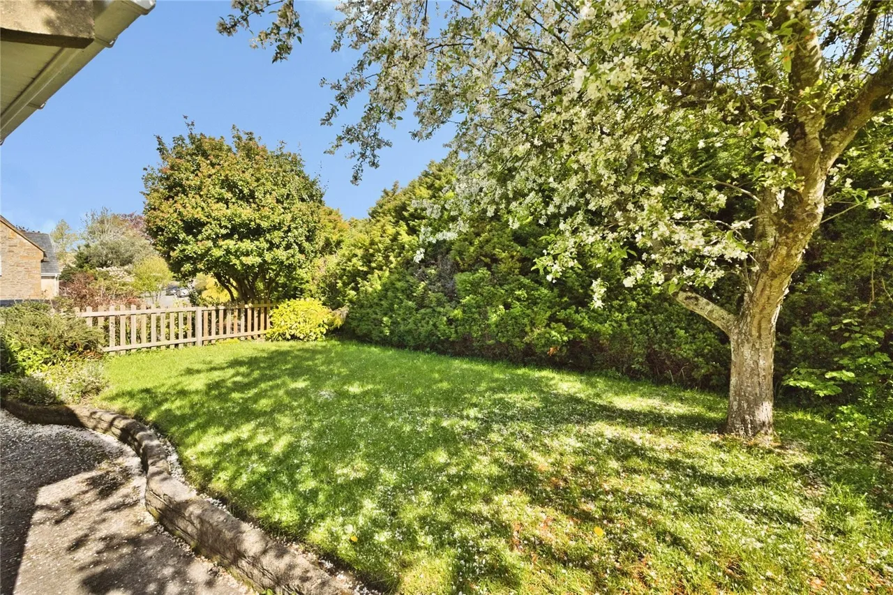 Burton, Yeovil, BA22, photo 8