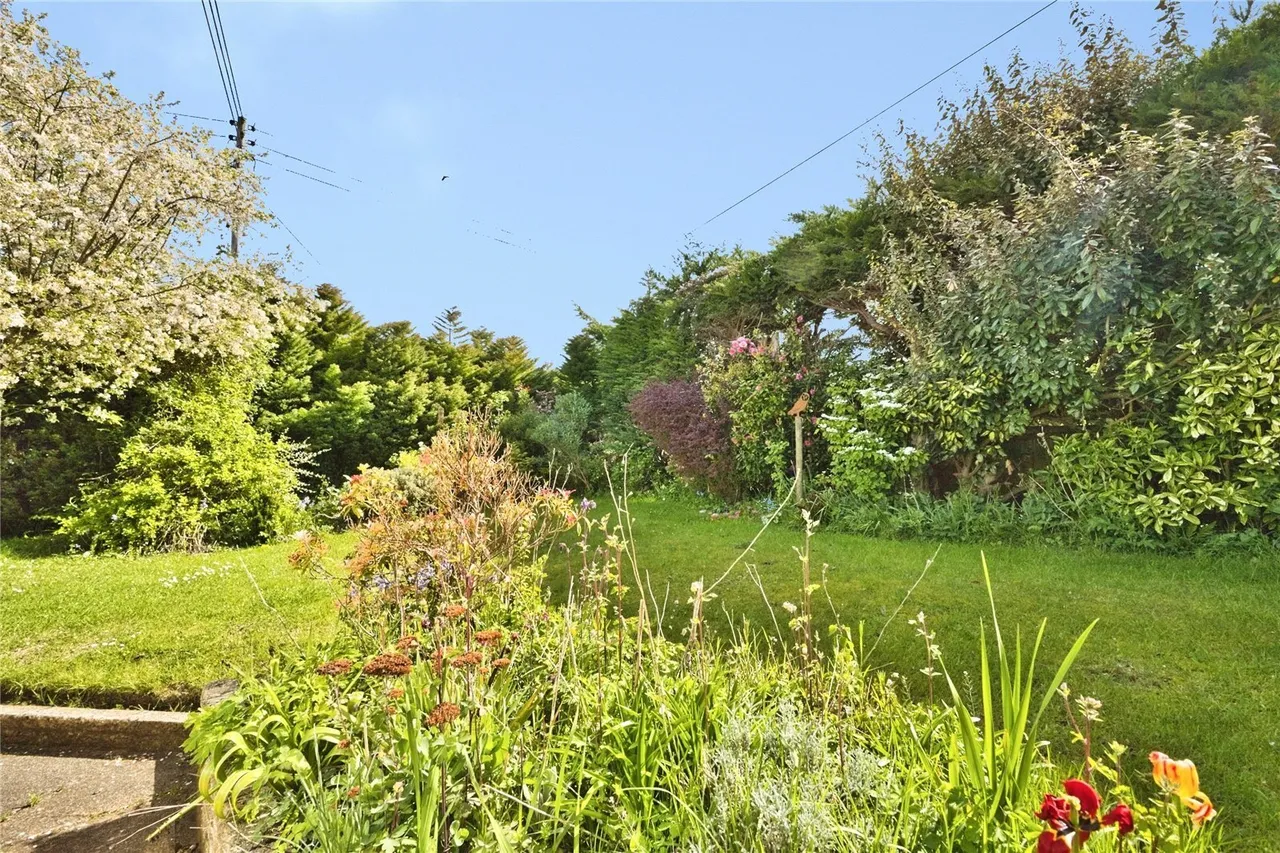 Burton, Yeovil, BA22, photo 18