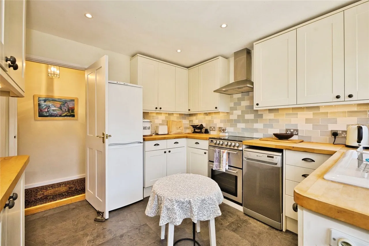 Burton, Yeovil, BA22, photo 3