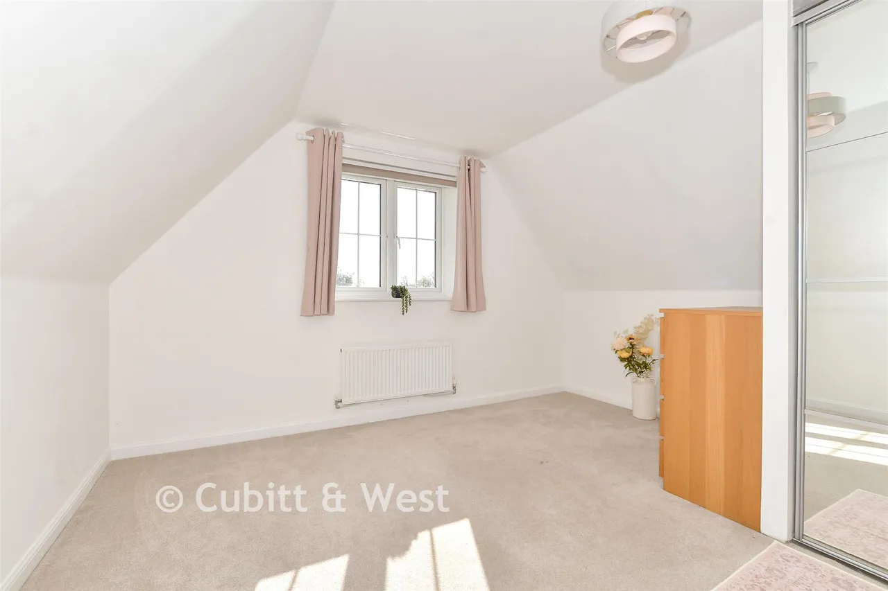 Greenhurst Drive, East Grinstead, RH19, photo 14