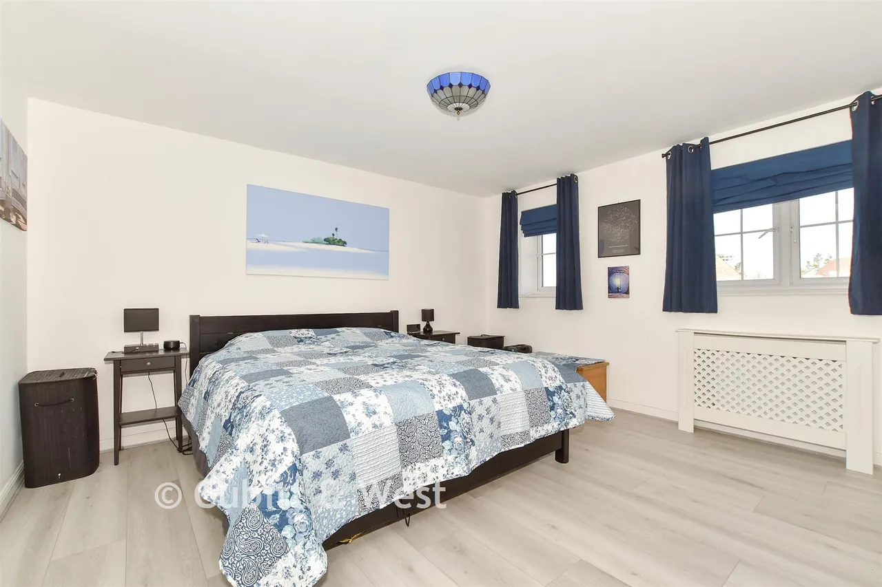 Greenhurst Drive, East Grinstead, RH19, photo 7