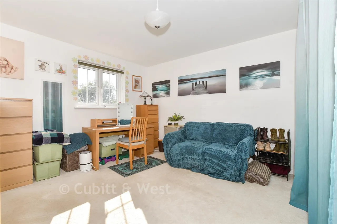 Greenhurst Drive, East Grinstead, RH19, photo 8