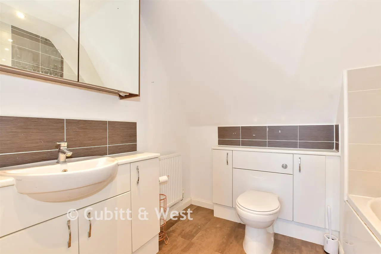 Greenhurst Drive, East Grinstead, RH19, photo 17