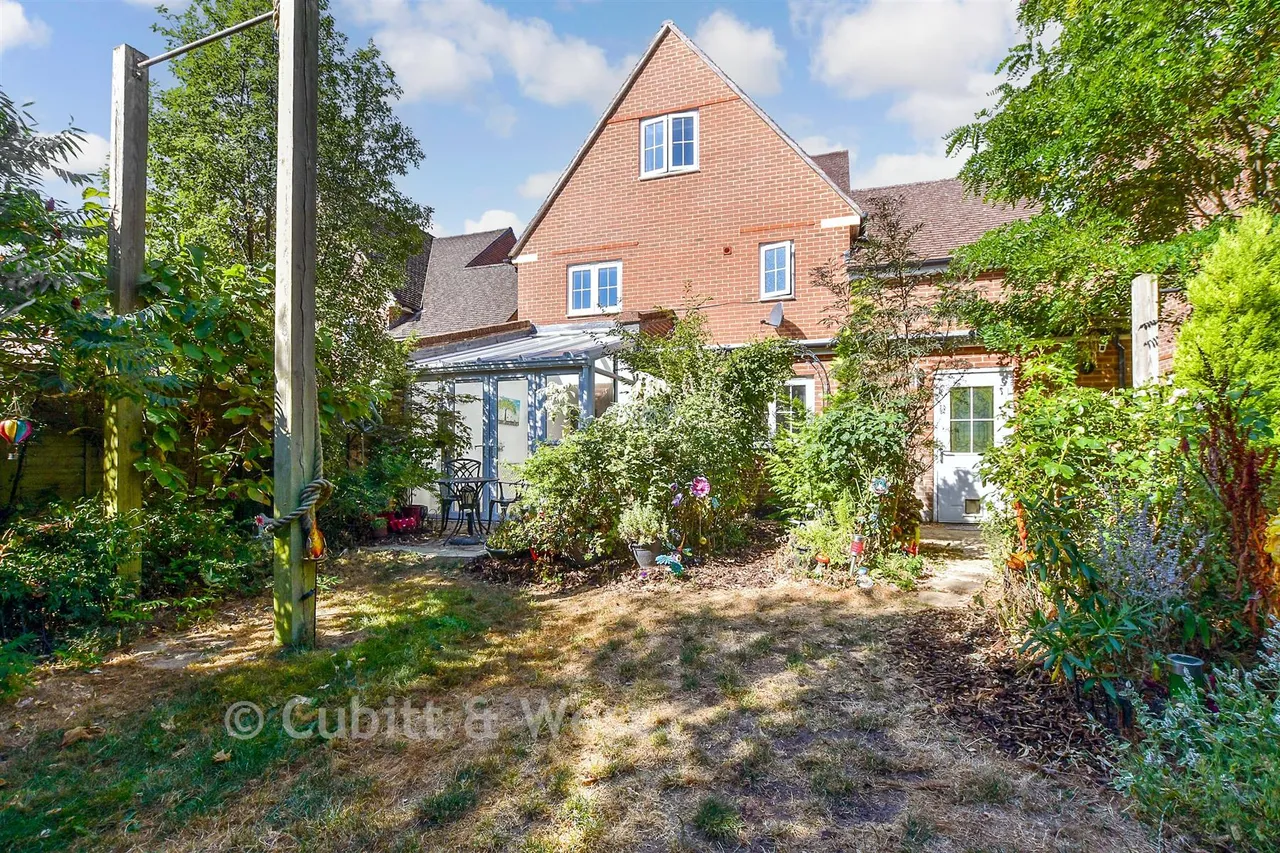 Greenhurst Drive, East Grinstead, RH19, photo 18