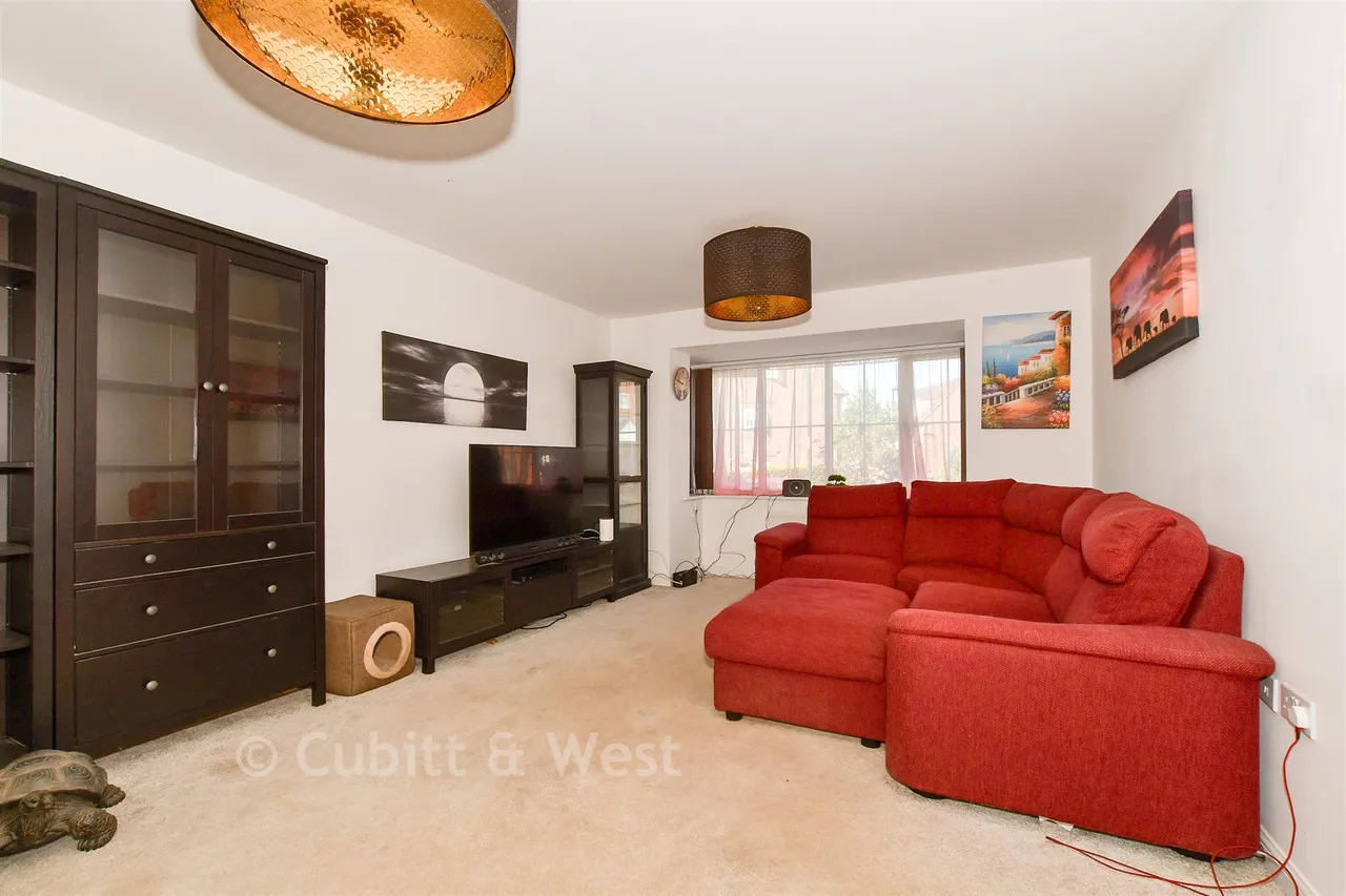 Greenhurst Drive, East Grinstead, RH19, photo 4