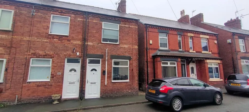 2 bed house for sale, Weston Road, New Broughton, LL11