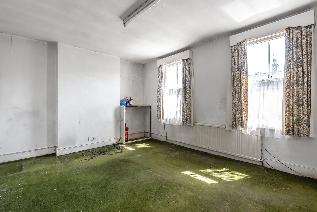 Victoria Road, Teddington, TW11 0BG, photo 5