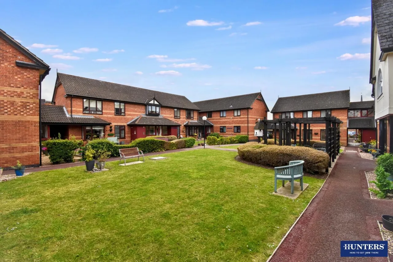 2 bed property for sale — Jasmine Court, Wigston