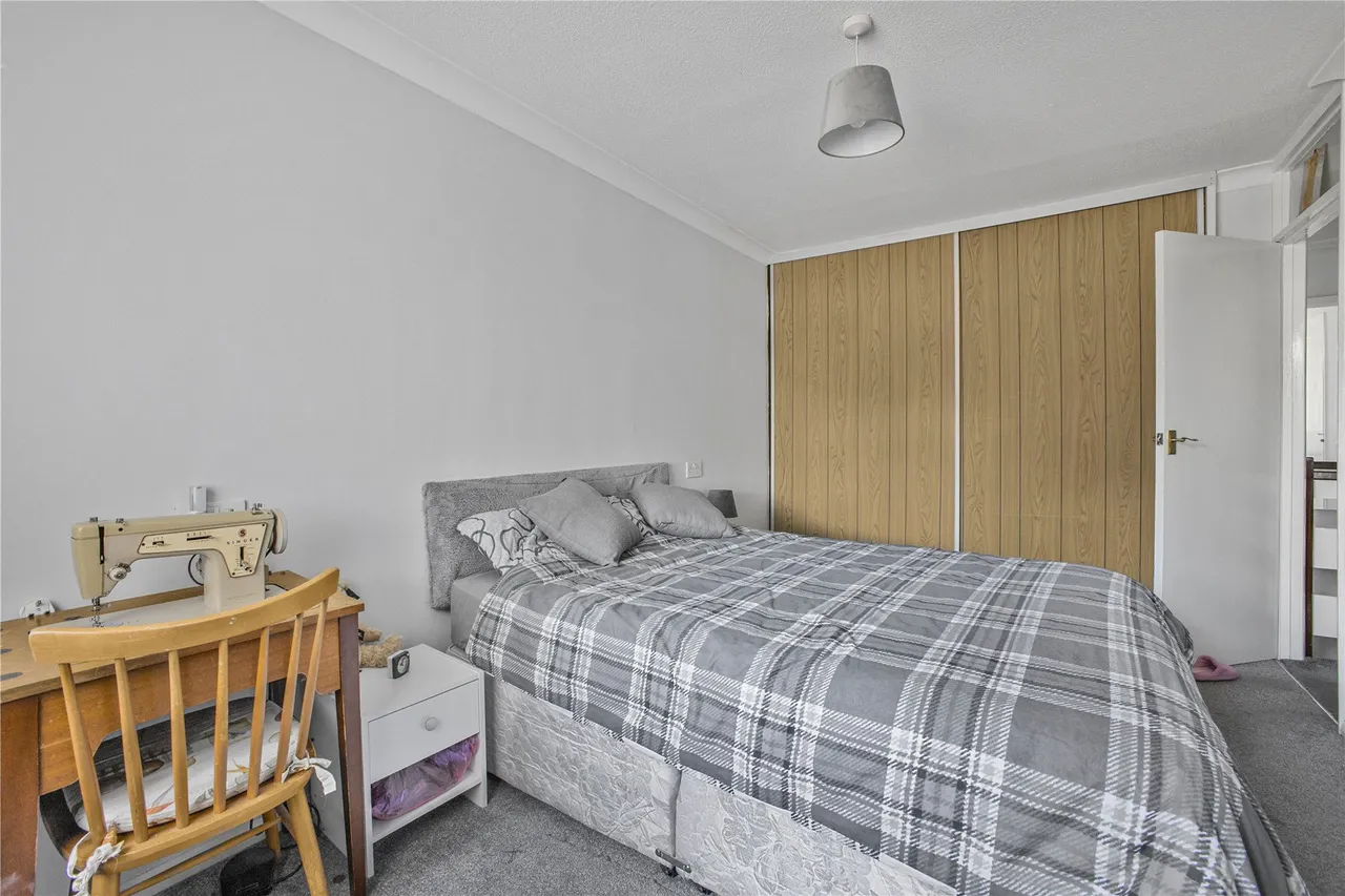 Farthings, Knaphill, GU21, photo 8