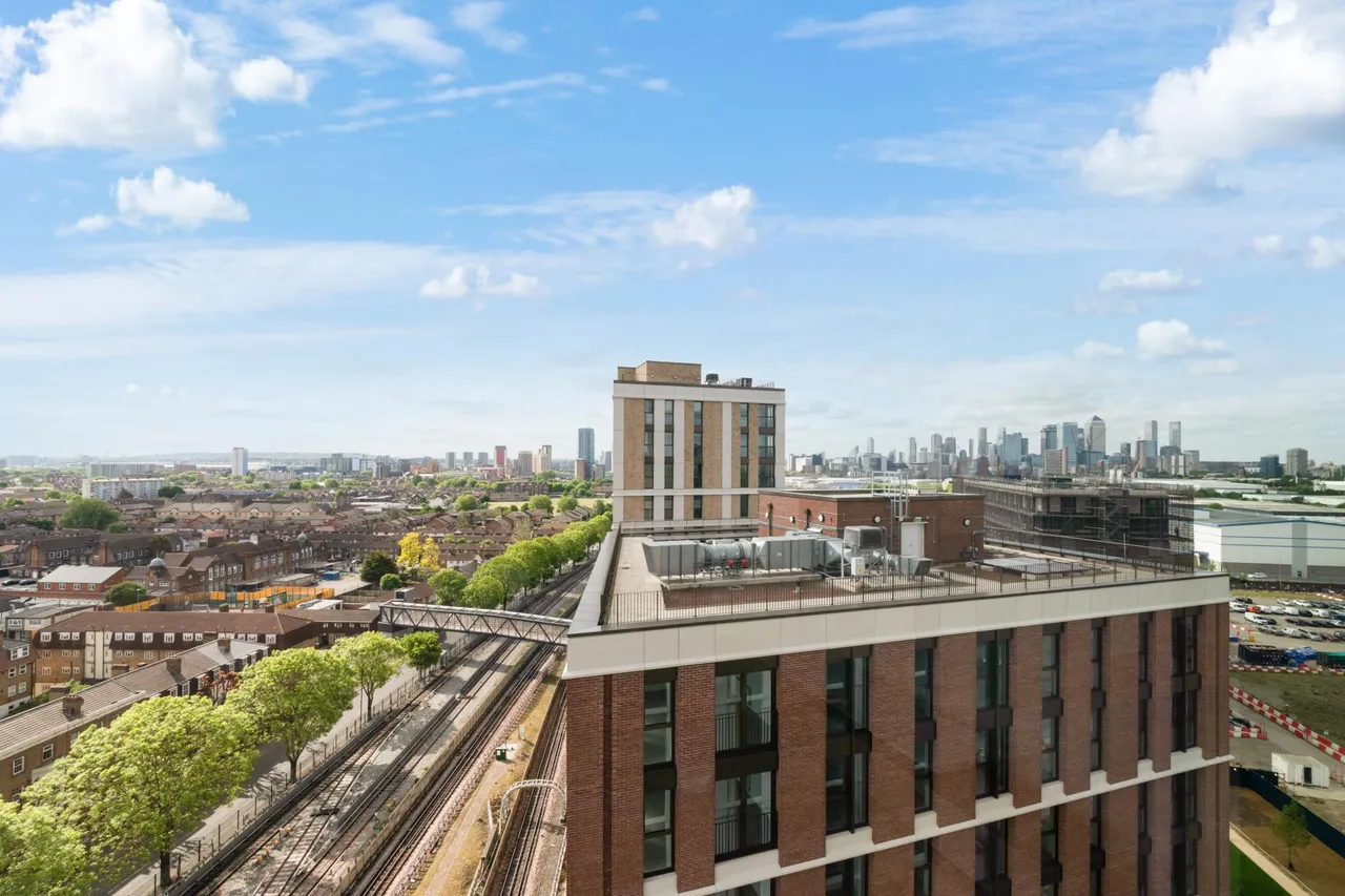 Menara Point, Twelve Trees Park, E16, photo 13