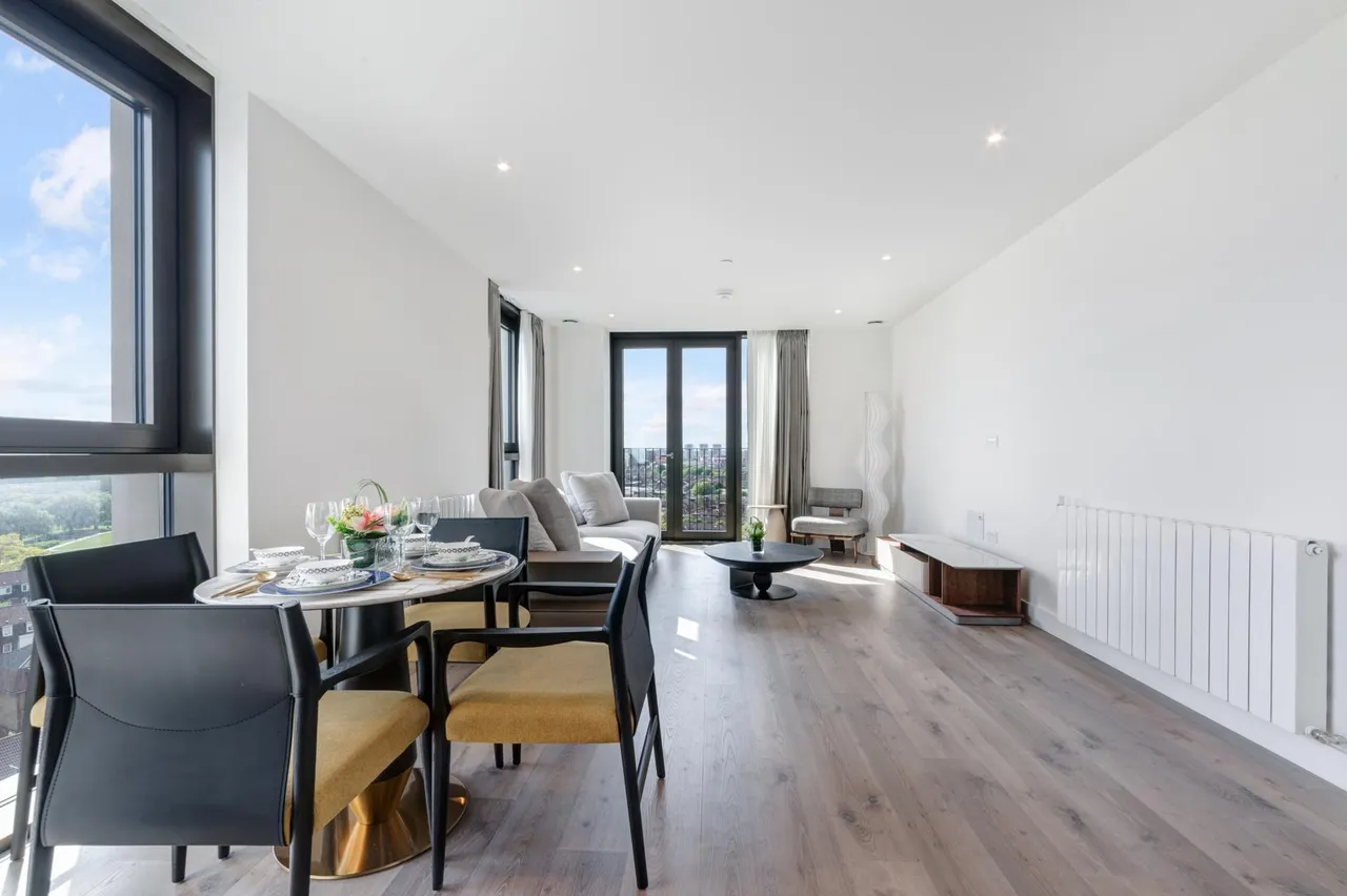Menara Point, Twelve Trees Park, E16, photo 2