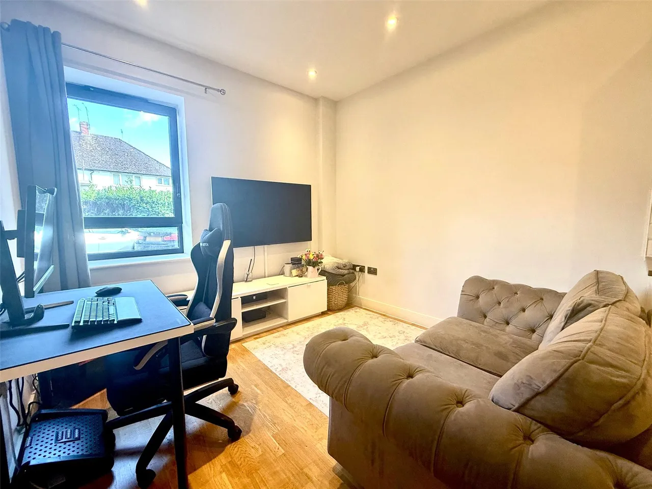 Maybury Close, Frimley, Camberley, Surrey, GU16 7AX, photo 2