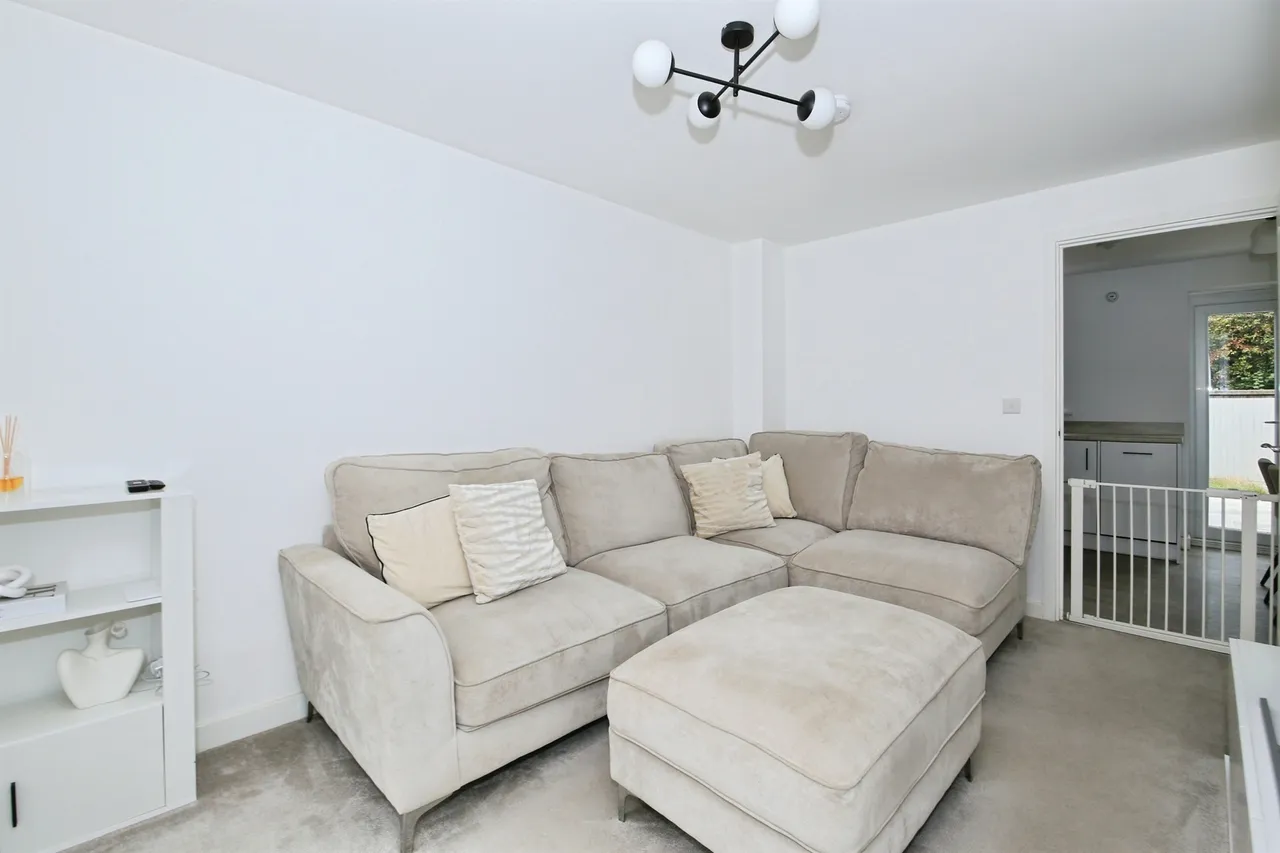 Wilton Avenue, Hampton Gardens, Peterborough, photo 5