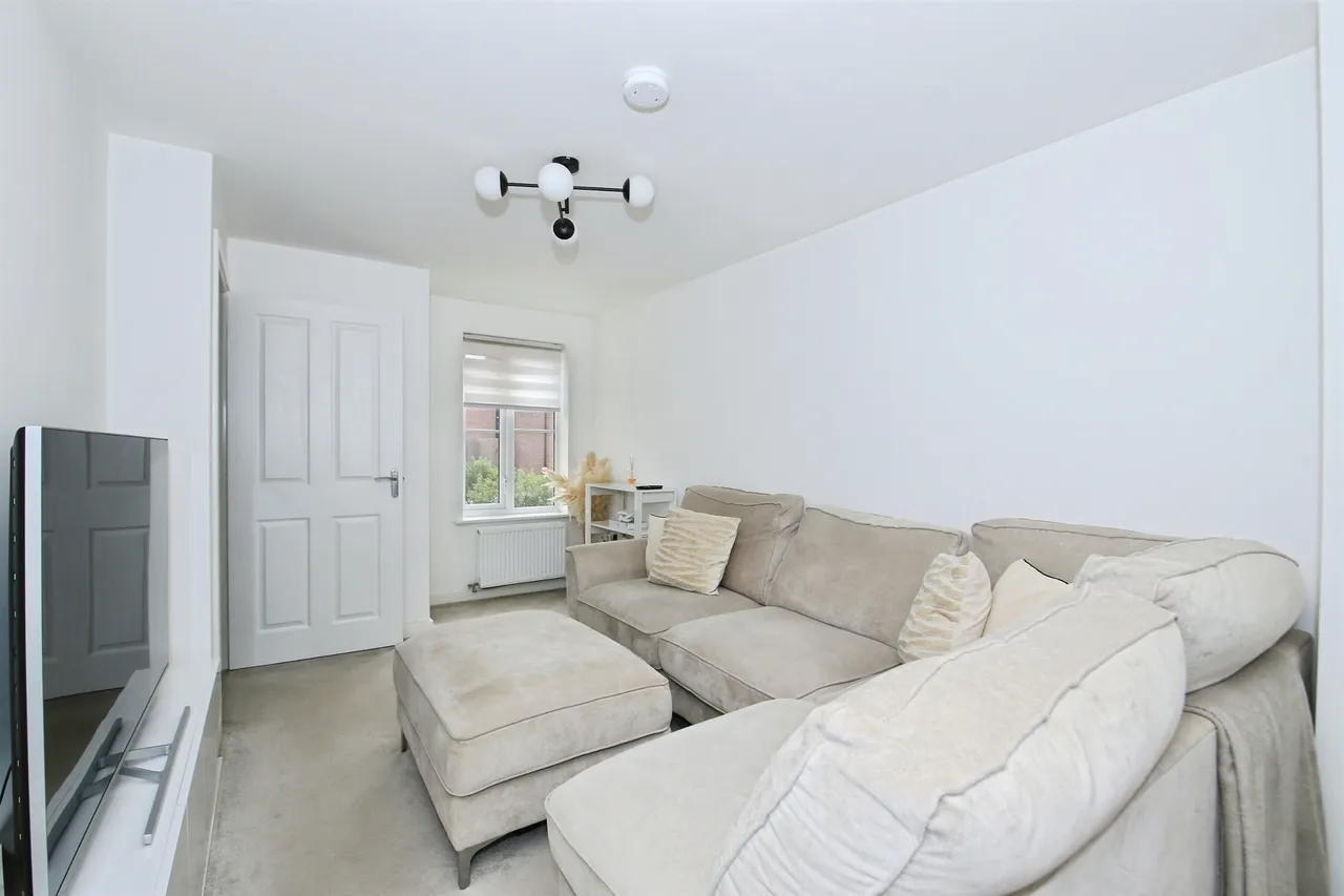 Wilton Avenue, Hampton Gardens, Peterborough, photo 4