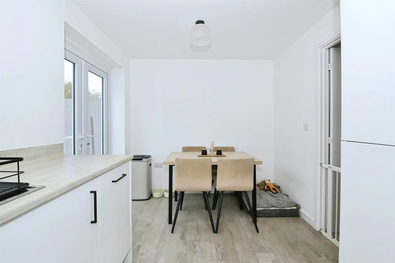 Wilton Avenue, Hampton Gardens, Peterborough, photo 6