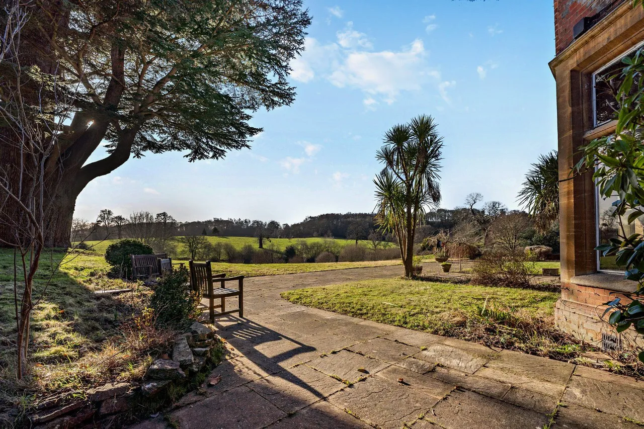 The Street, Compton, Guildford, Surrey, GU3 1EE, photo 3